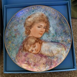 Knowles Mother and Child Plate with Blue and Gold Accents